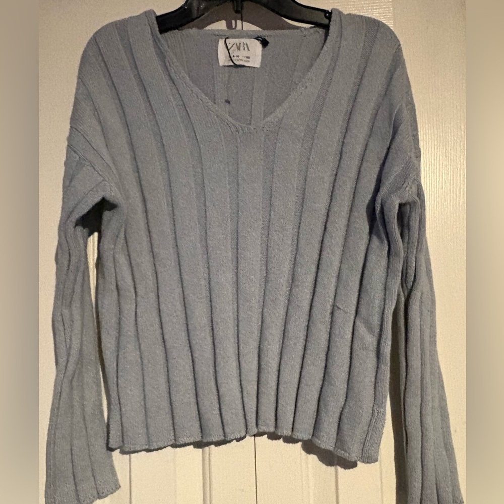 Zara Soft GrayV-Neck Sweater